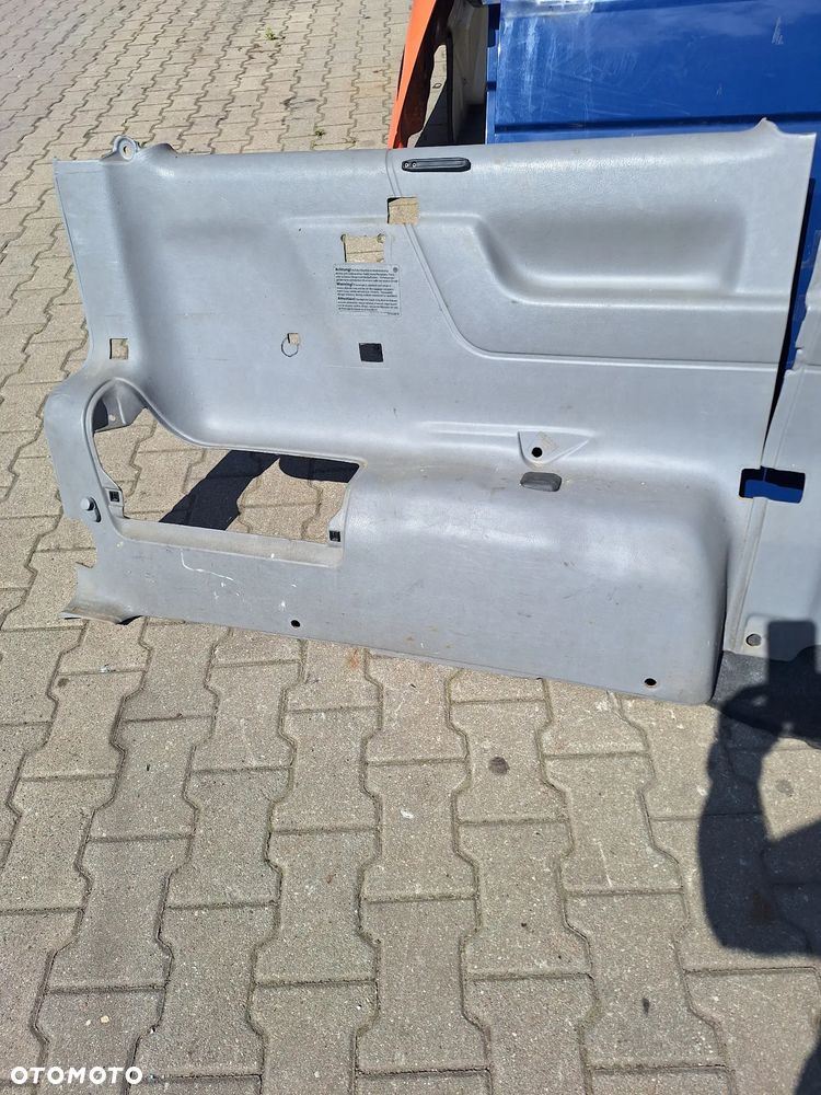 ŚRODEK BOCZEK TAPICERKA  TYŁ VW TRANSPORTER T4 CARAVELLE - 2
