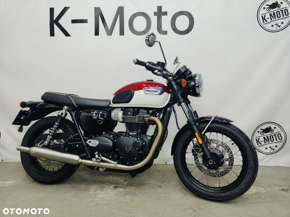 Triumph Bonneville - 1