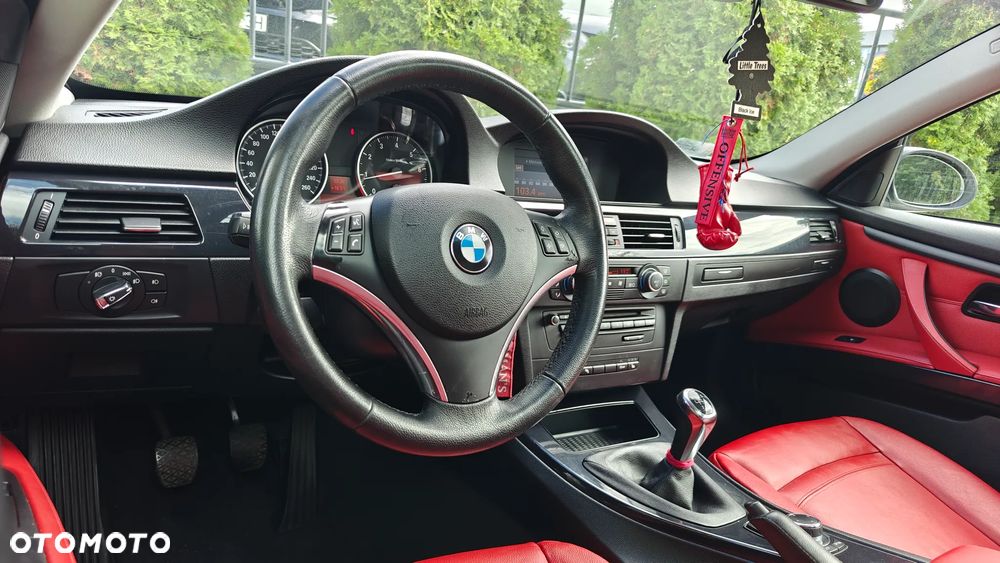 BMW Seria 3 320i - 27
