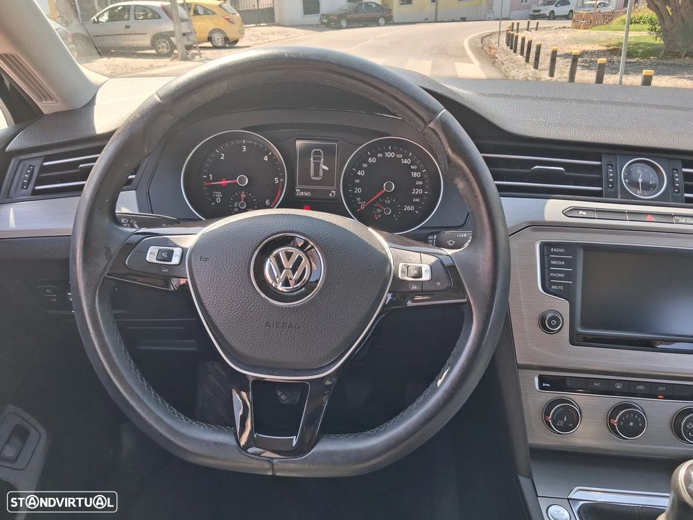 VW Passat Variant 1.6 TDI BlueMotion - 6