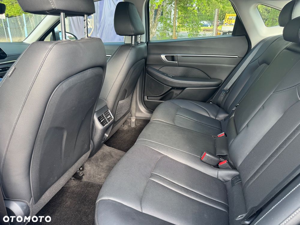 Hyundai Sonata - 22