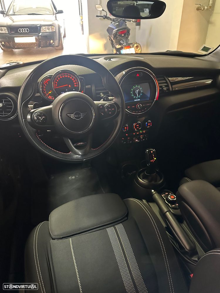 MINI 5 Portas Cooper SD Auto - 18
