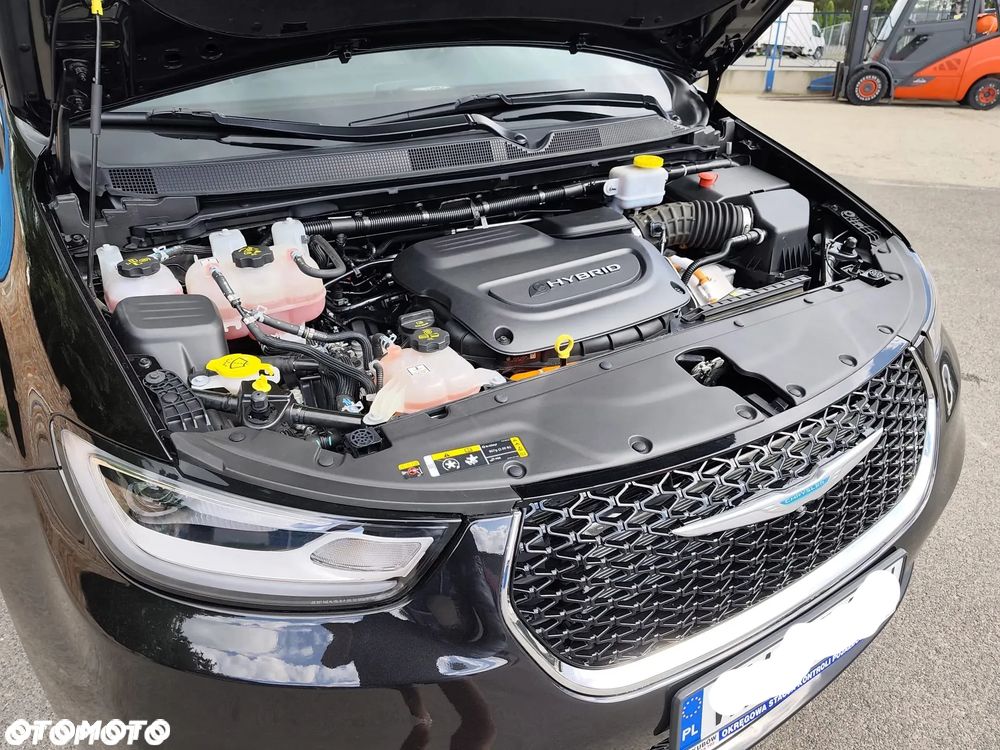Chrysler Pacifica - 11