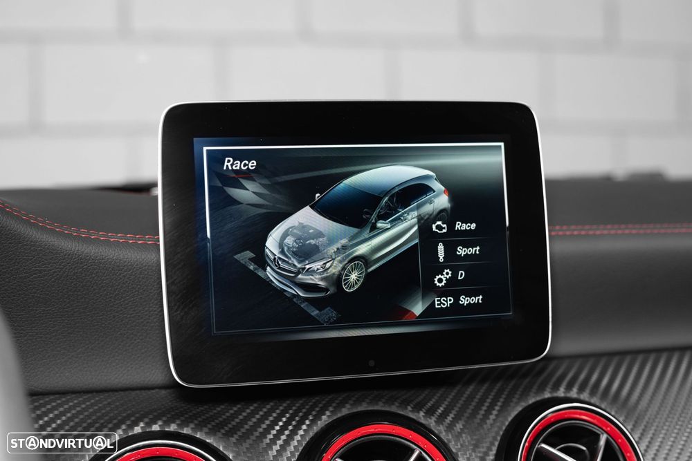 Mercedes-Benz A 45 AMG 4Matic Speedshift 7G-DCT - 19