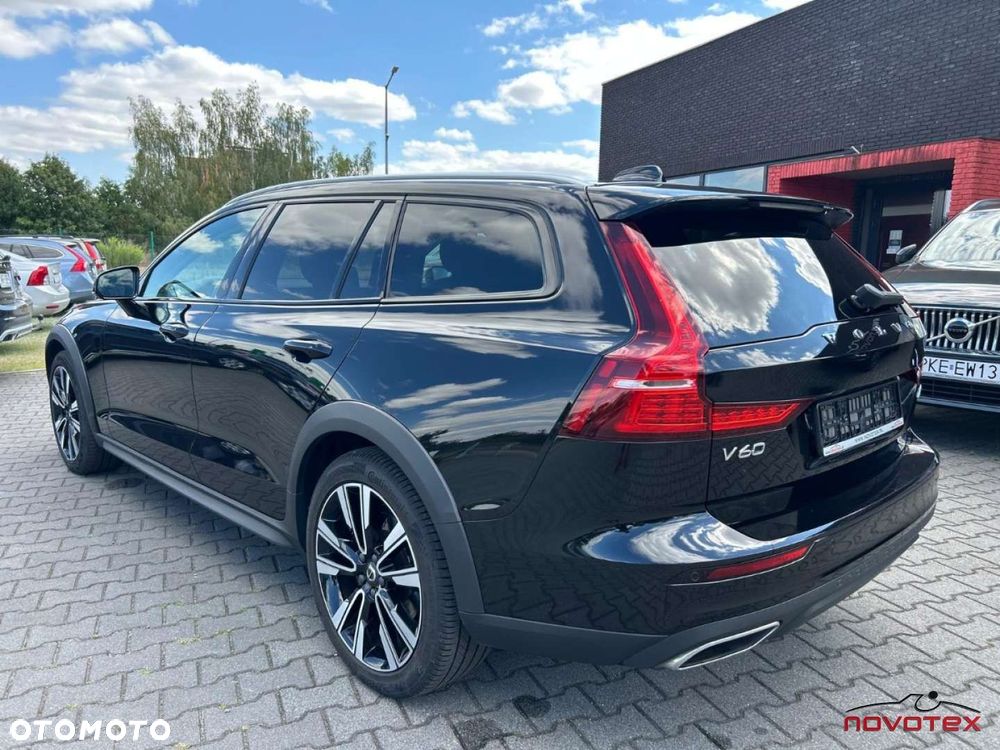 Volvo V60 Cross Country D3 Geartronic Momentum - 4