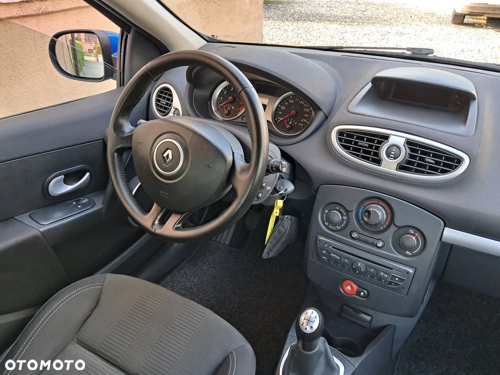 Renault Clio - 8