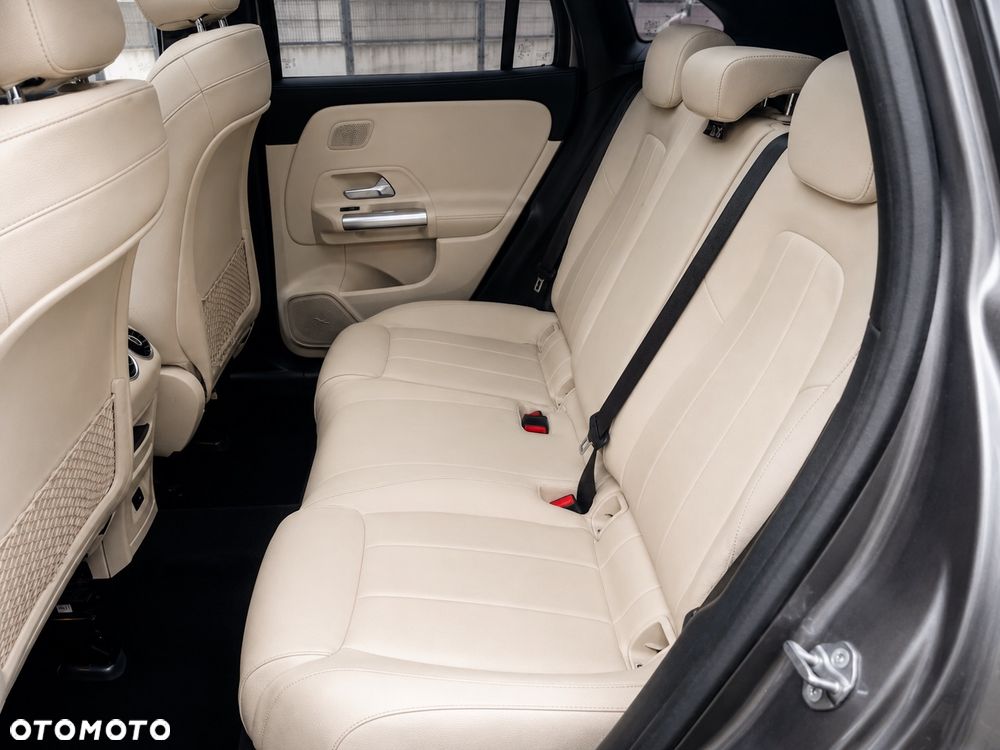 Mercedes-Benz GLA 200 Progressive - 11
