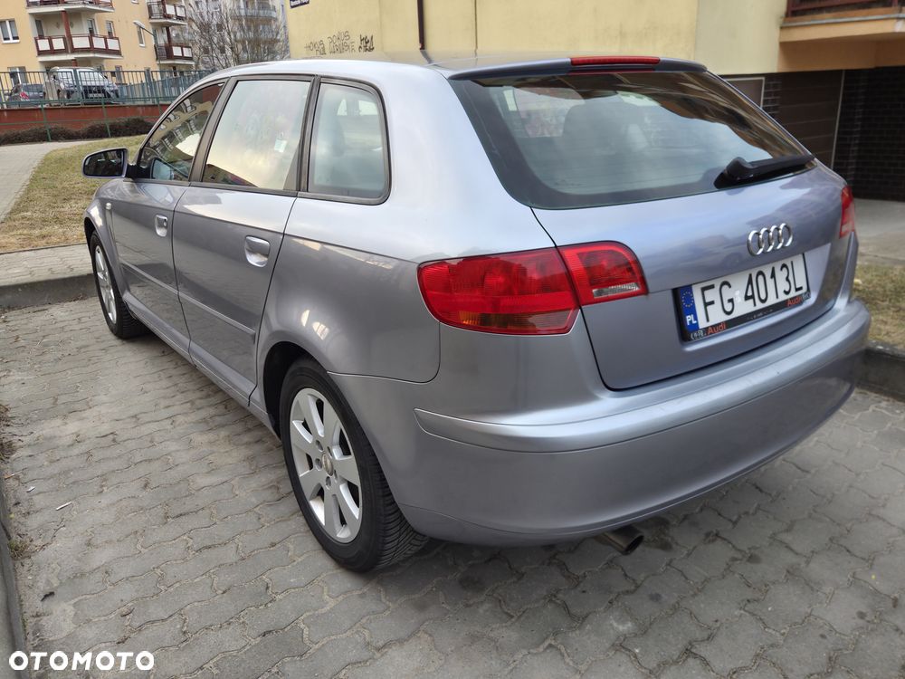 Audi A3 Sportback 1.6 Ambiente - 12
