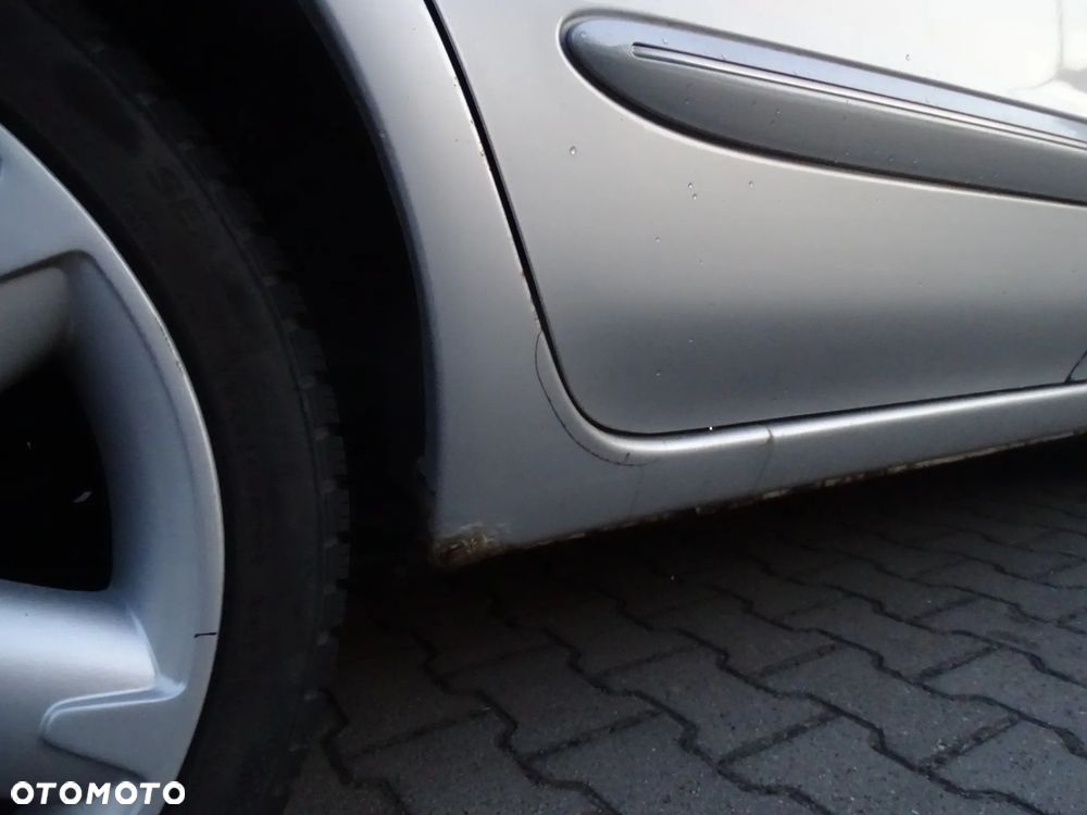 Nissan Maxima 2.0 Comfort - 35