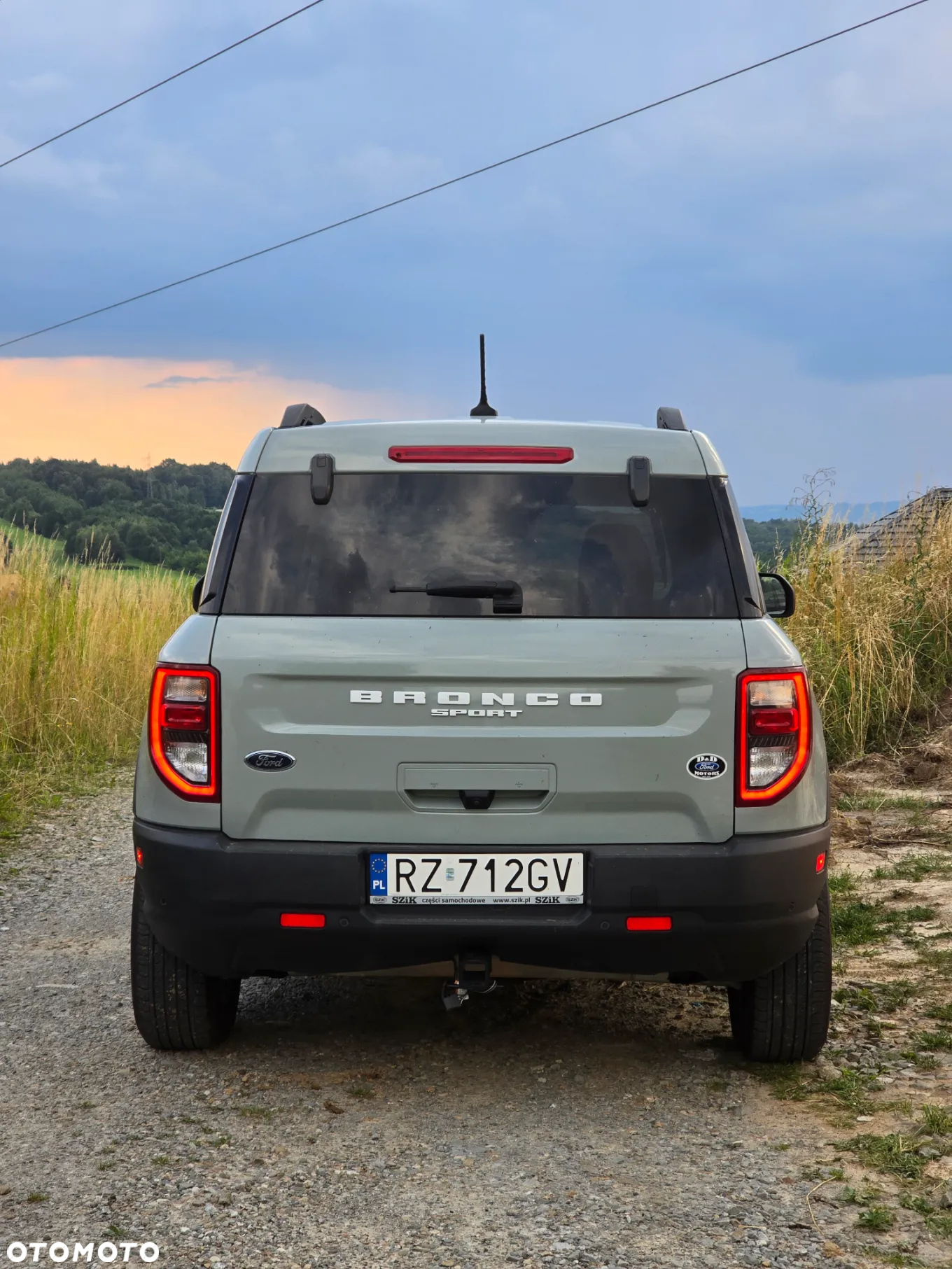 Ford Bronco - 6