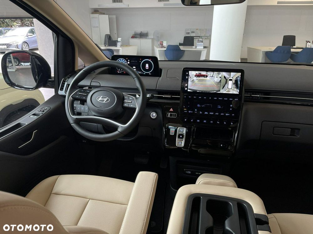 Hyundai Staria - 20