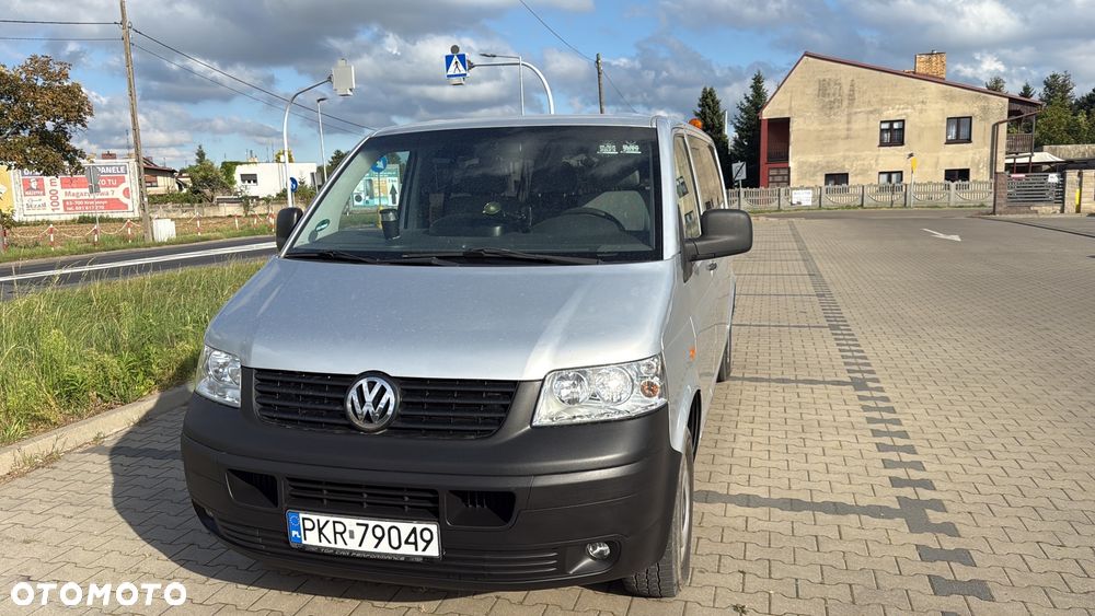 Volkswagen Caravelle - 2