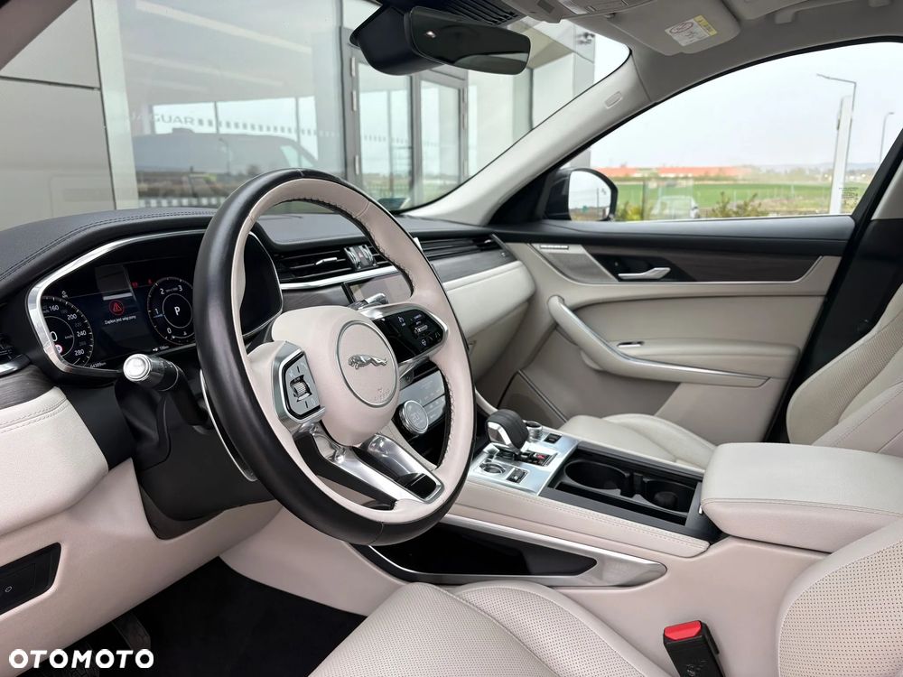 Jaguar F-Pace 2.0 D200 mHEV AWD SE - 7