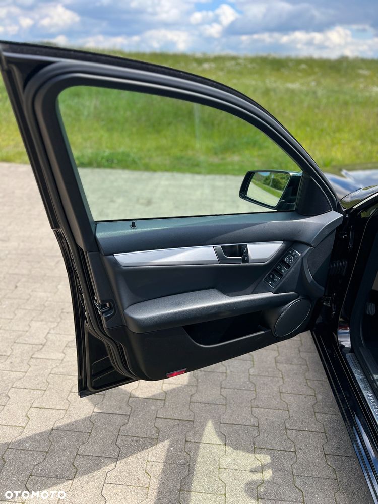 Mercedes-Benz Klasa C 180 T 7G-TRONIC Avantgarde Edition - 11