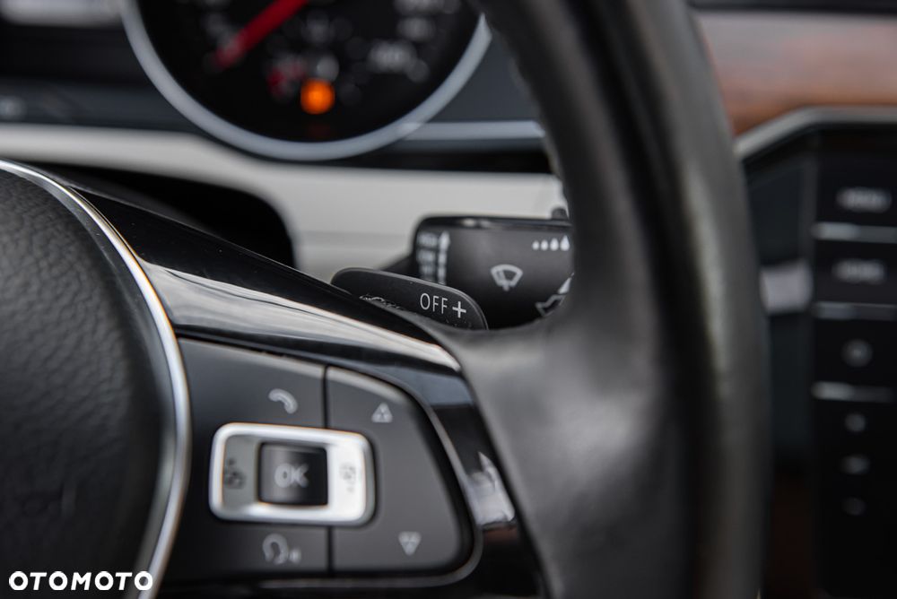 Volkswagen Passat ver-1-8-tsi-bluemotion-technology-dsg-comfortline - 24