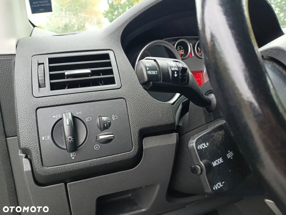 Ford Kuga - 8