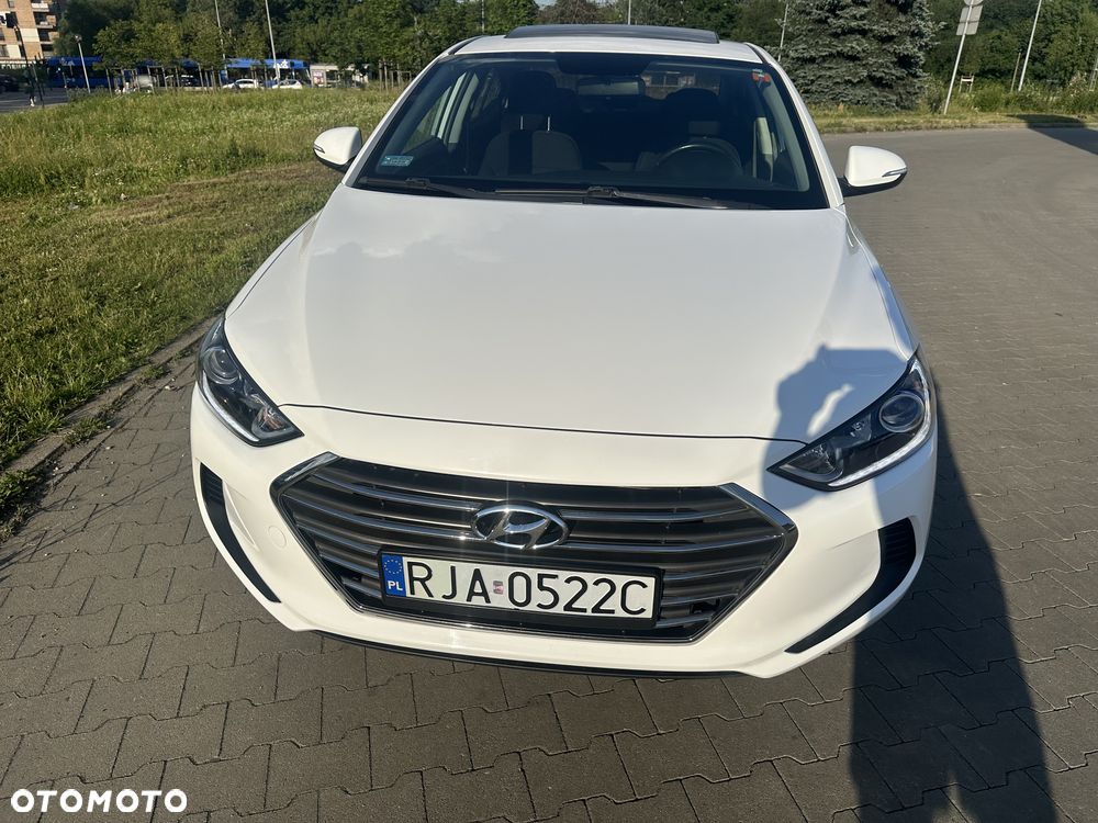 Hyundai Elantra - 3