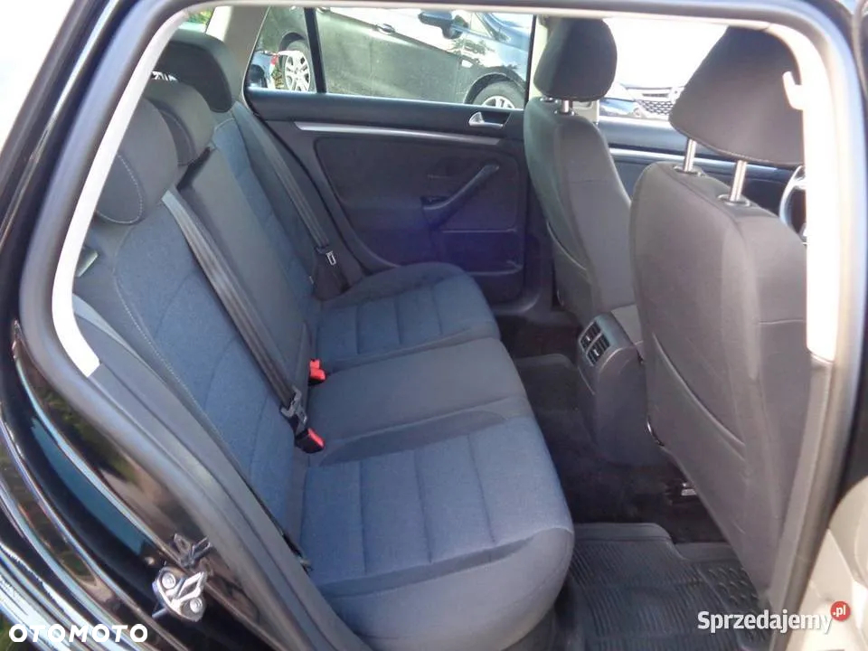 Volkswagen Golf - 6