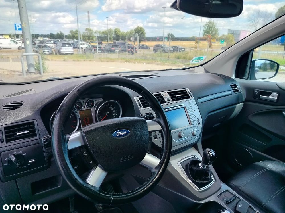 Ford Kuga 2.5 4x4 Titanium - 28