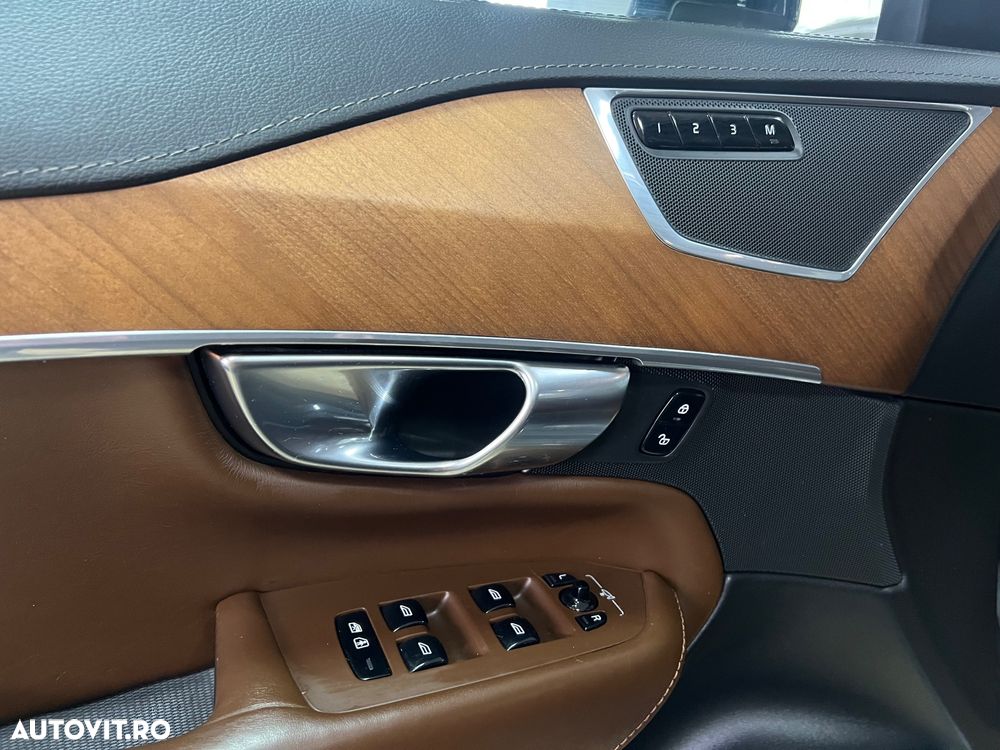 Volvo XC 90 T8 AWD Recharge Geartronic Inscription Edition - 28