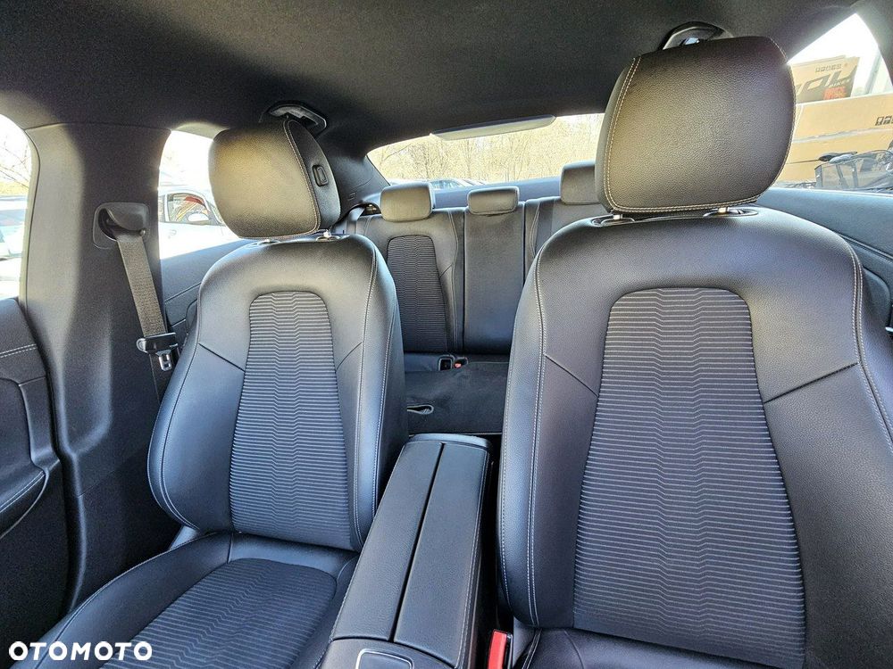 Mercedes-Benz CLA - 37