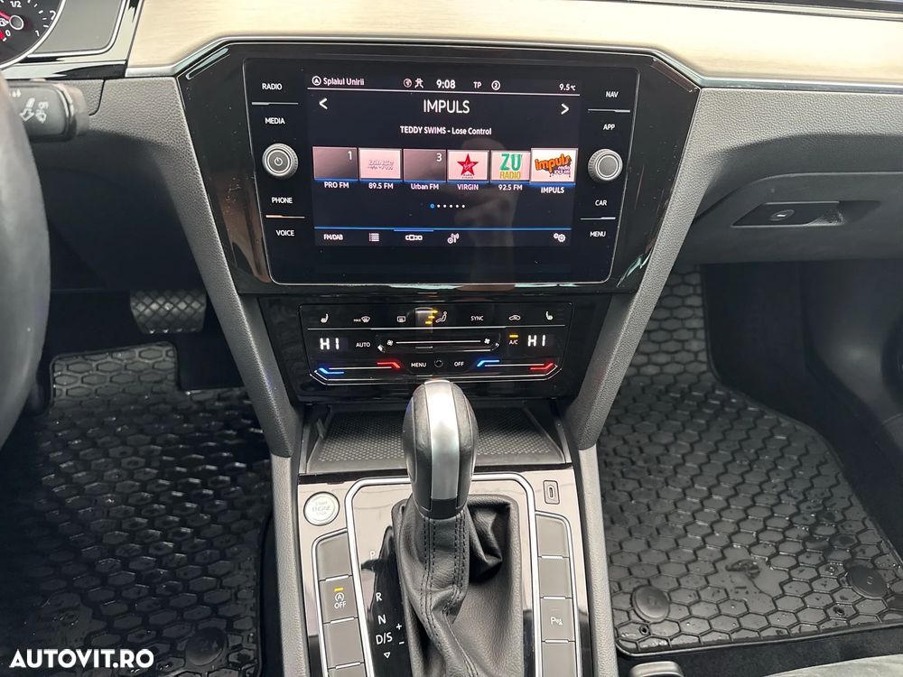 Volkswagen Passat 2.0 TDI DSG Highline - 19