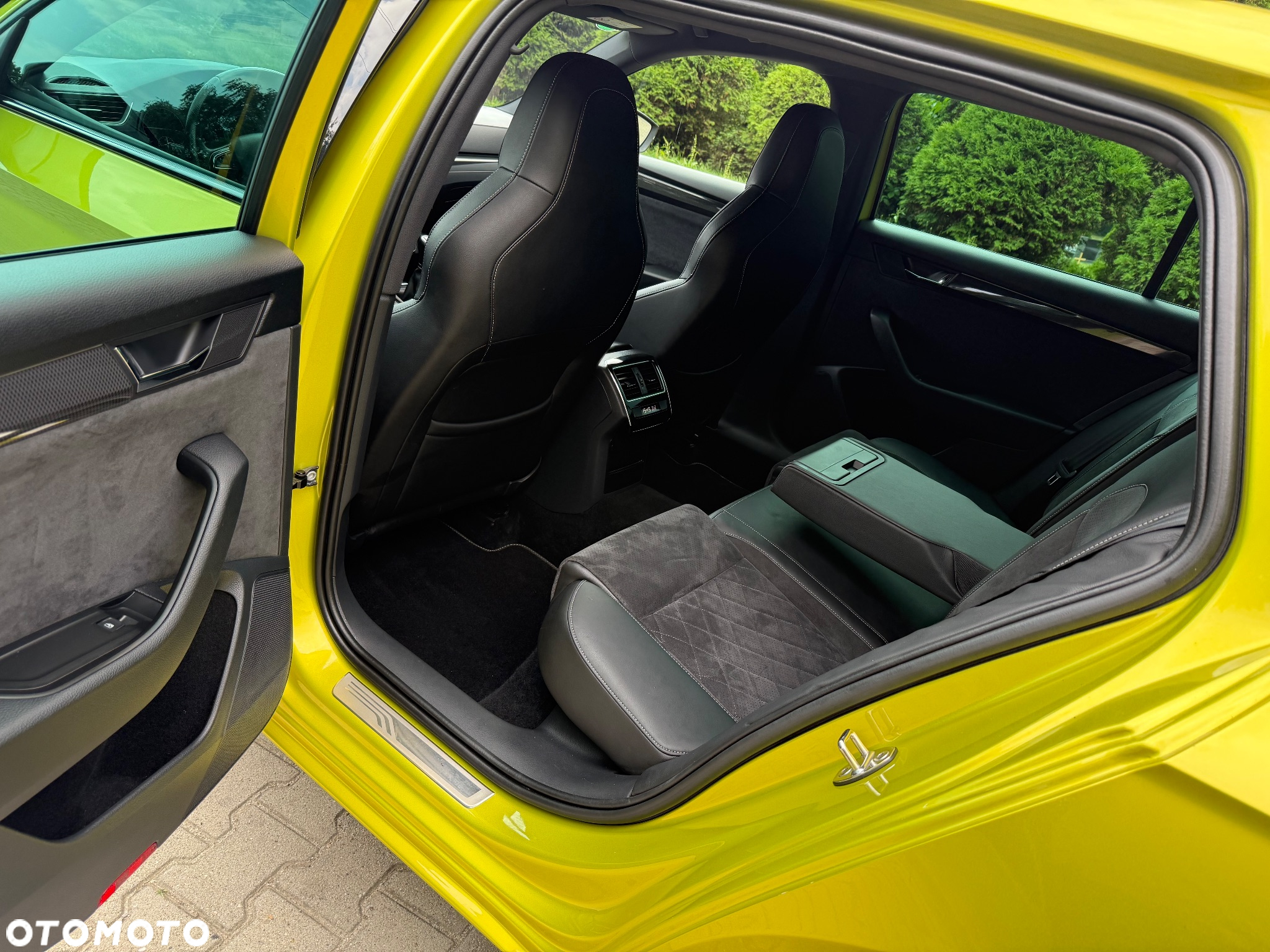 Skoda Superb 2.0 TDI Sportline - 14
