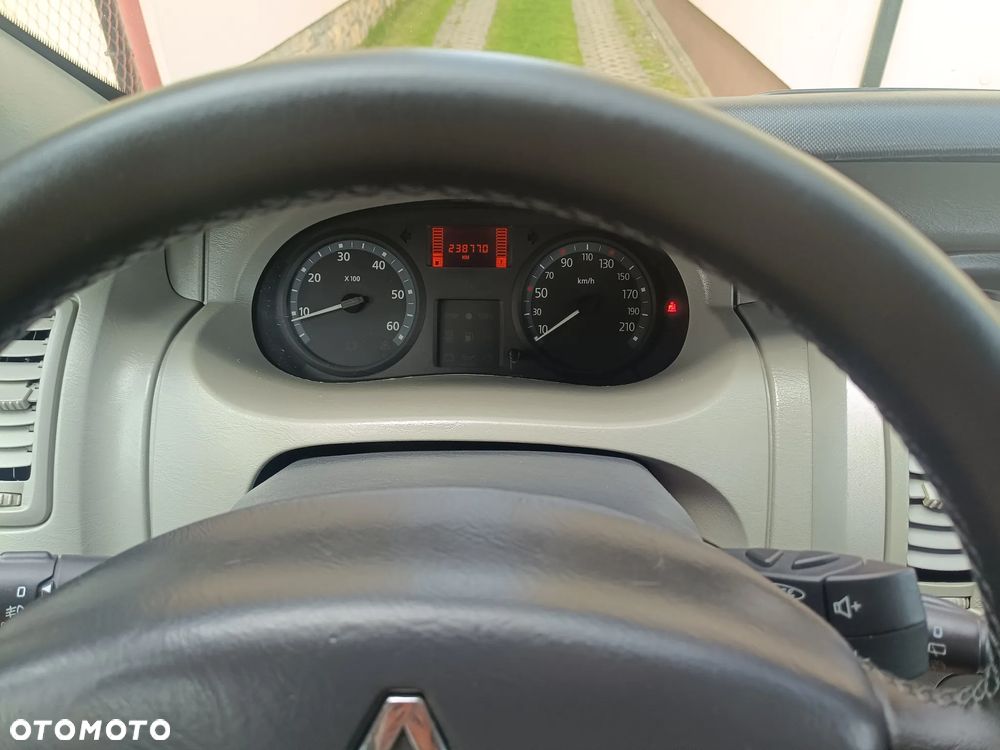 Renault Trafic Grand Passenger Black Edition - 6