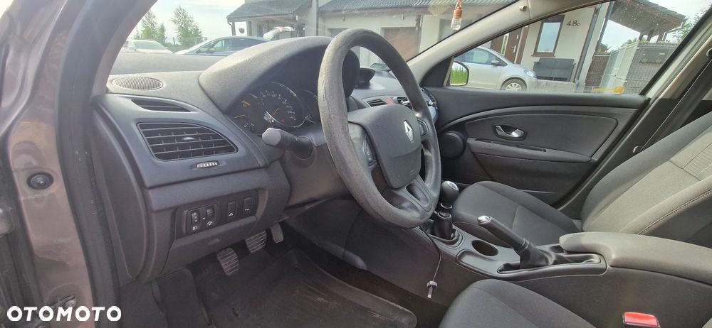 Renault Fluence 1.5 dCi Privilege - 8