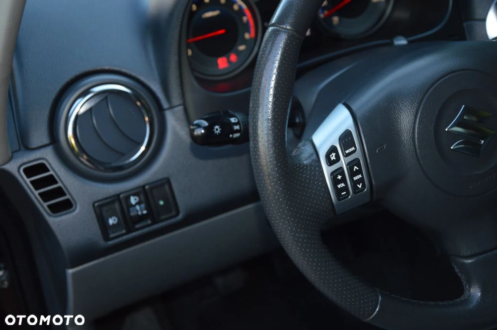 Suzuki SX4 1.6 VVT 4x2 Style - 18