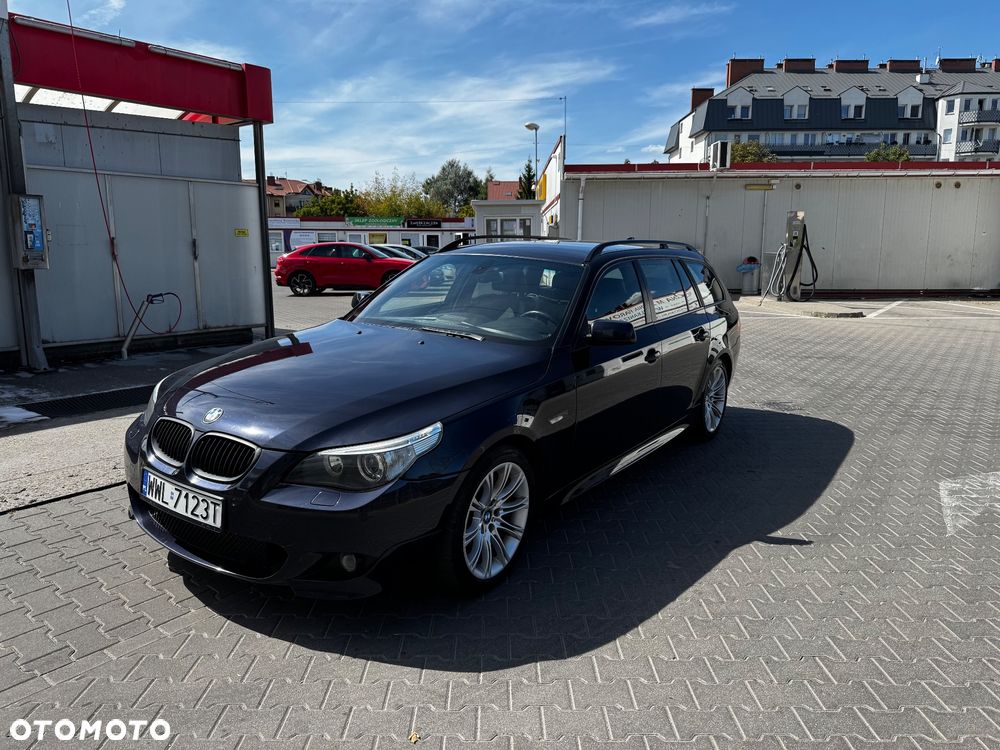 BMW Seria 5 523i Touring - 1
