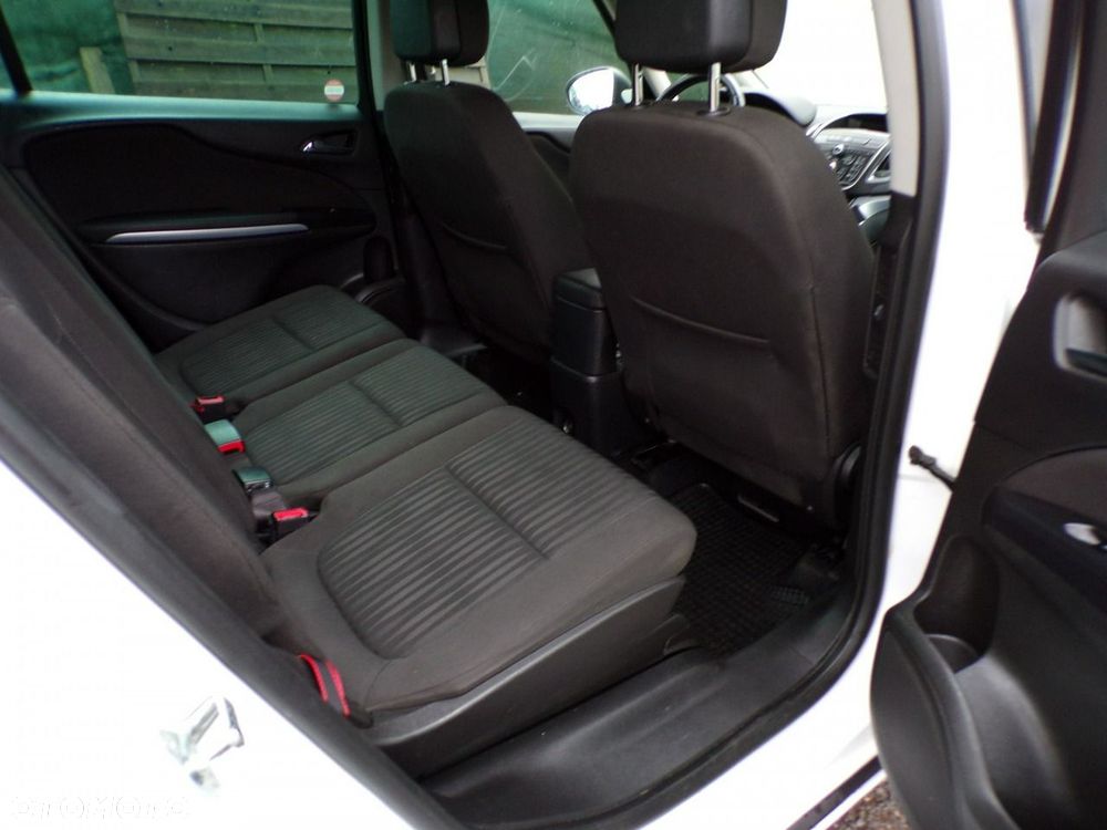 Opel Zafira - 25