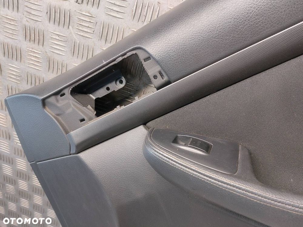 BOCZKI DRZWI KOMPLET TOYOTA AVENSIS T25 HATCHBACK - 8