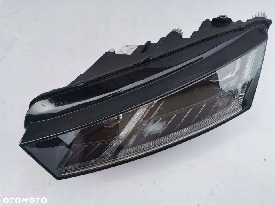 Skoda Octavia IV 5E4941015A Crystal Lighting Lewa Kompletna Oryginał