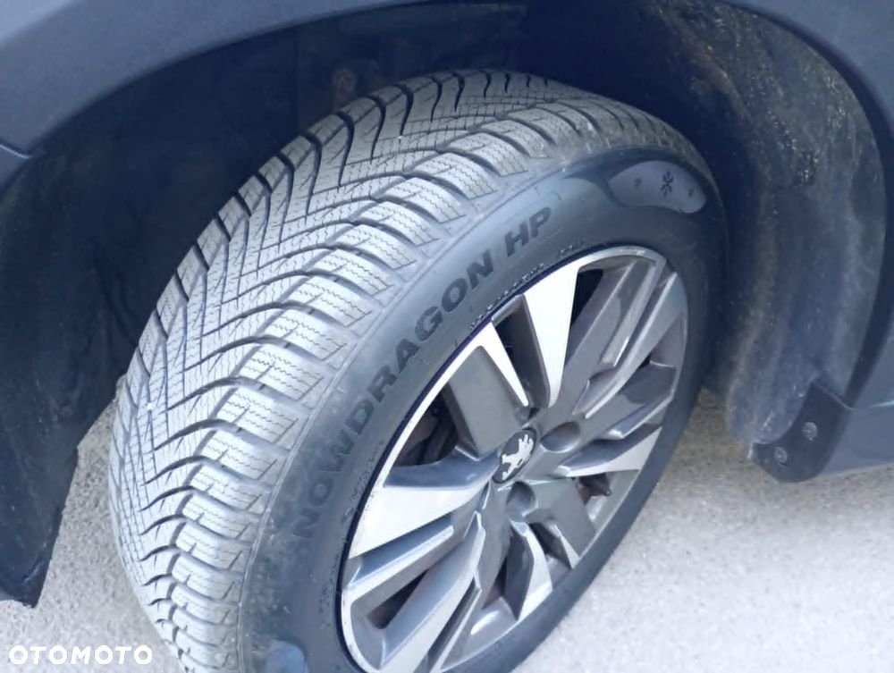 Peugeot 2008 BlueHDi 100 STOP & START Allure - 21