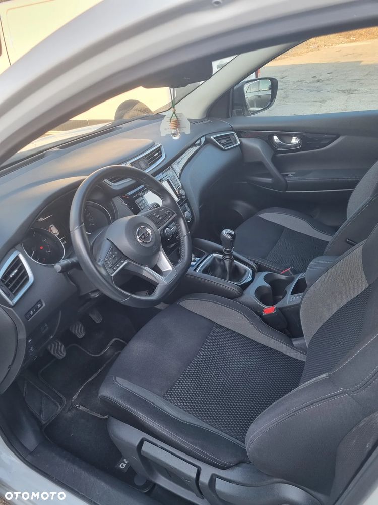 Nissan Qashqai 1.6 DCi N-Connecta - 8