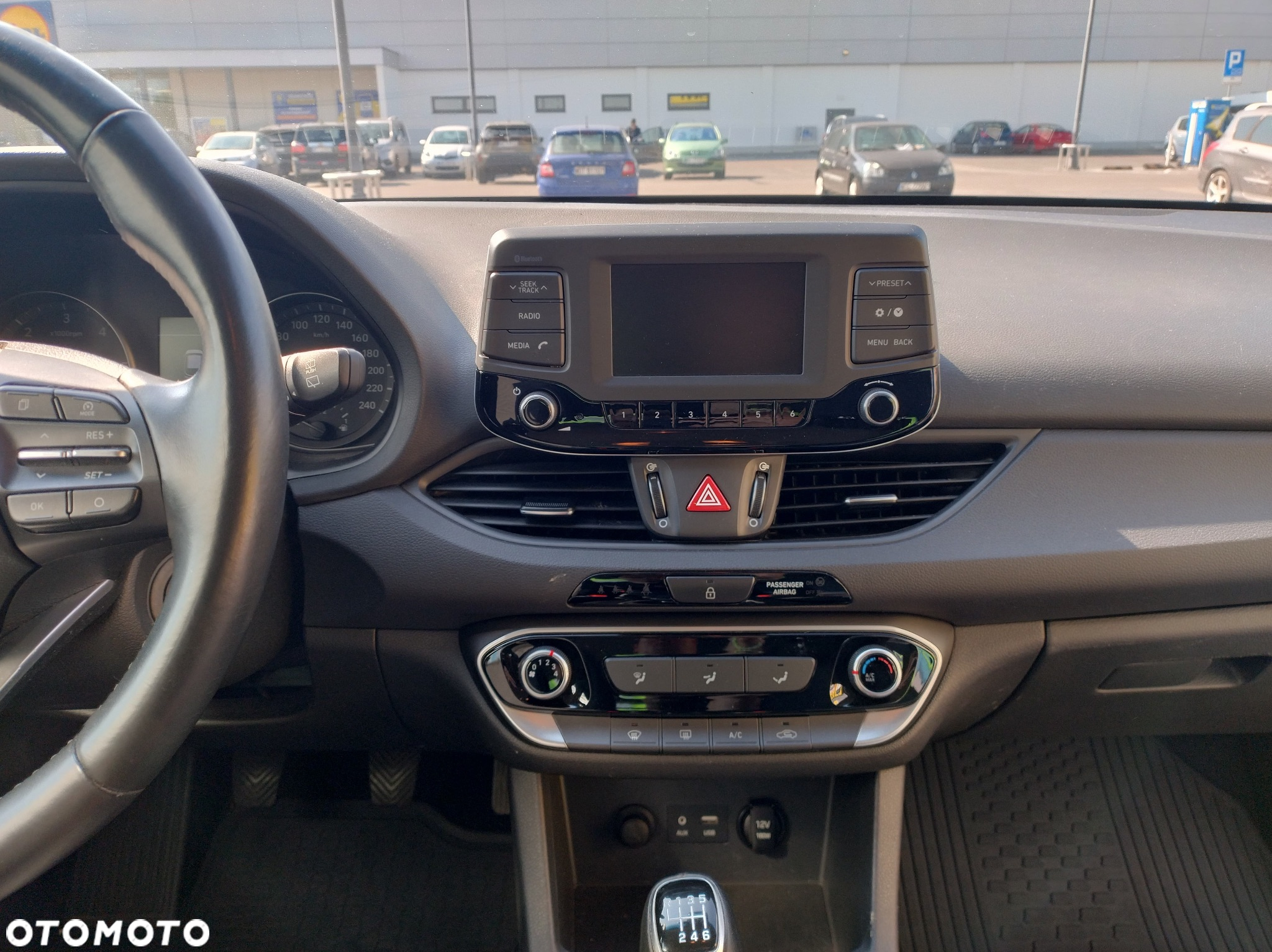Hyundai i30 1.6 D Classic + - 14