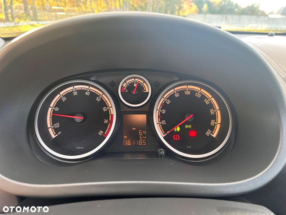 Opel Corsa 1.4 16V Cosmo - 32