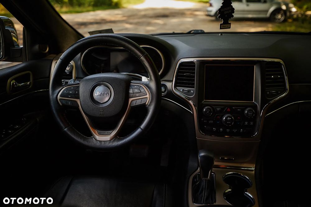 Jeep Grand Cherokee - 17