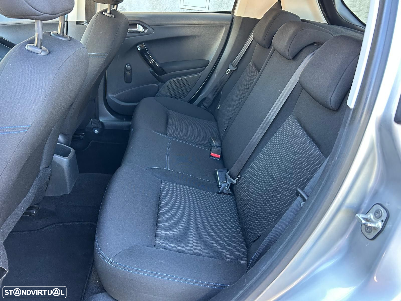 Peugeot 208 1.2 PureTech Style - 12