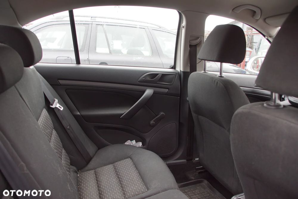 Auto na części - Skoda Octavia II Lift 1.6 MPI 102 KM BSE LVN LF9E 2011R Silnik Skrzynia Drzwi Maska Błotnik Zderzak Klapa Lampa Lusterko Klamka Szyba Deska Kokpit Sterownik Moduł Czujnik Licznik Panel Kierownica - 16