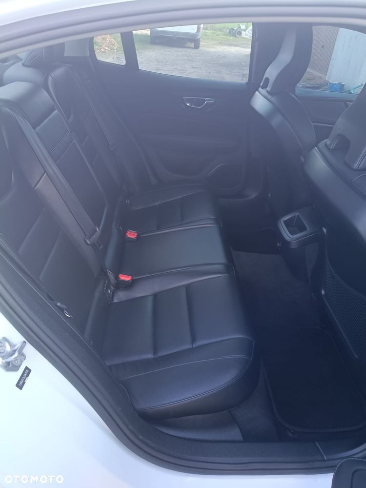 Volvo S60 T5 Momentum Pro - 16