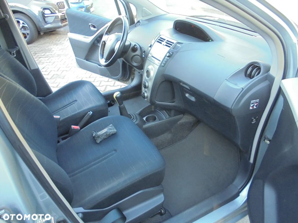 Toyota Yaris 1.3 VVT-i Travel - 12