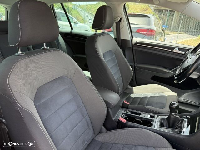 VW Golf Variant 1.6 TDi Highline - 24