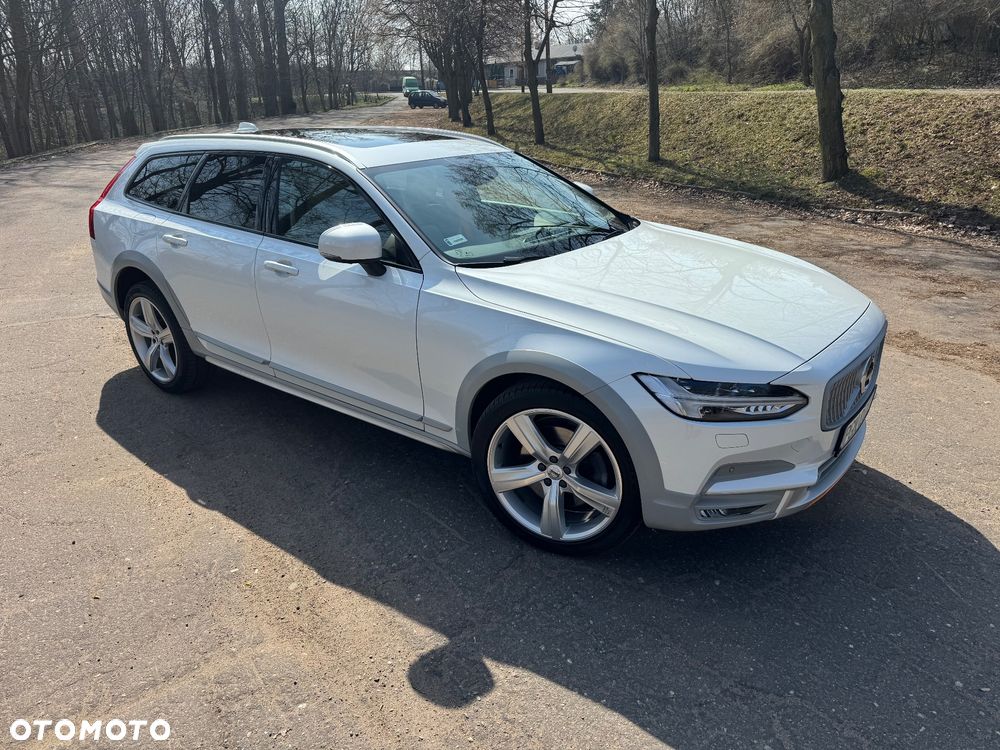 Volvo V90 - 2