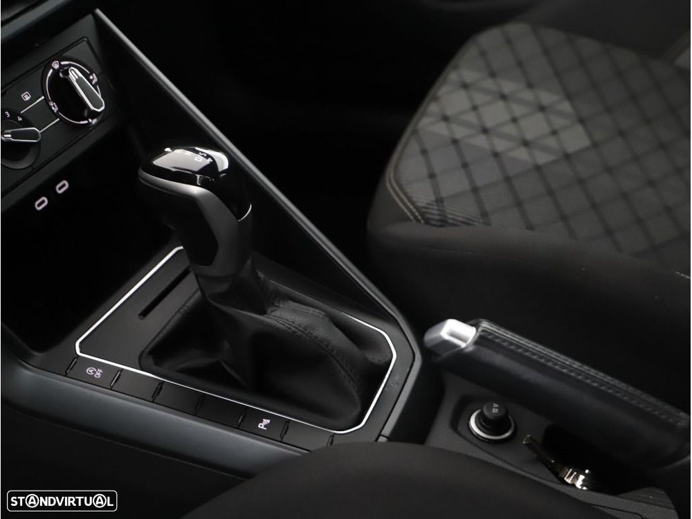 Volkswagen Taigo 1.0 TSI R-Line DSG — fotografia 34