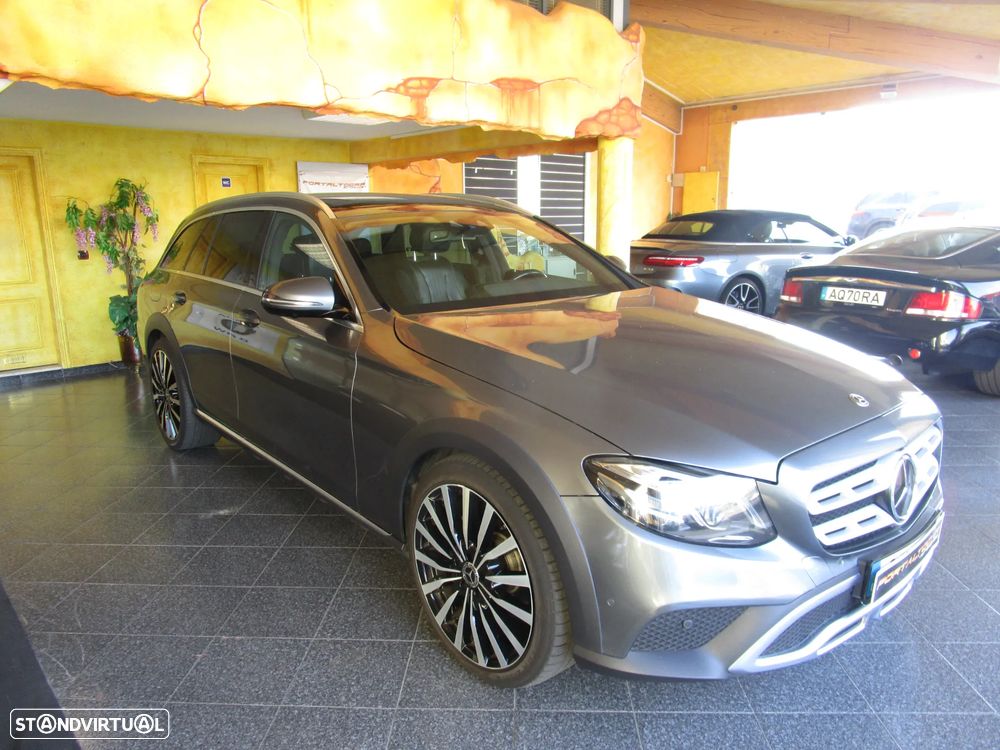 Mercedes-Benz E 220 d 4Matic All-Terrain 9G-TRONIC Exclusive - 4