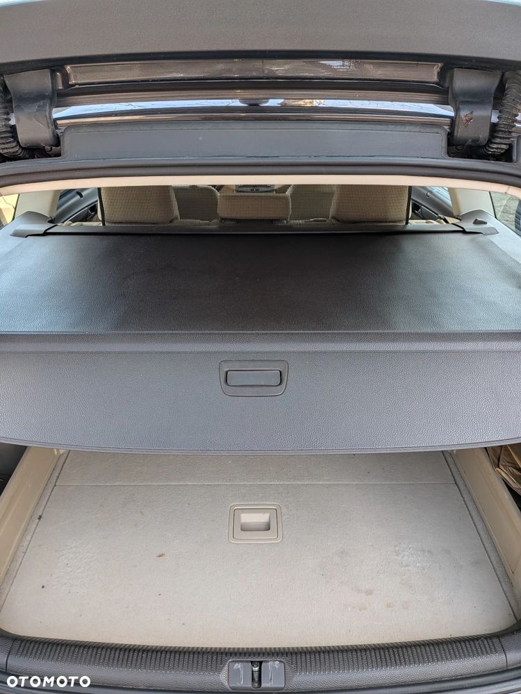 Volkswagen Passat 2.0 TDI DPF BlueMotion Technology Comfortline - 11