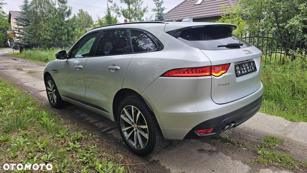 Jaguar F-Pace - 12