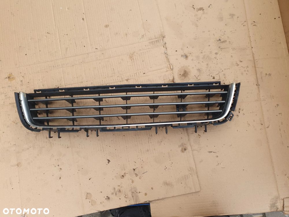 ATRAPA ZDERZAKA PRZÓD PRZEDNIA KRATKI ŚRODKOWA OPEL ASTRA H 13238553 - 1